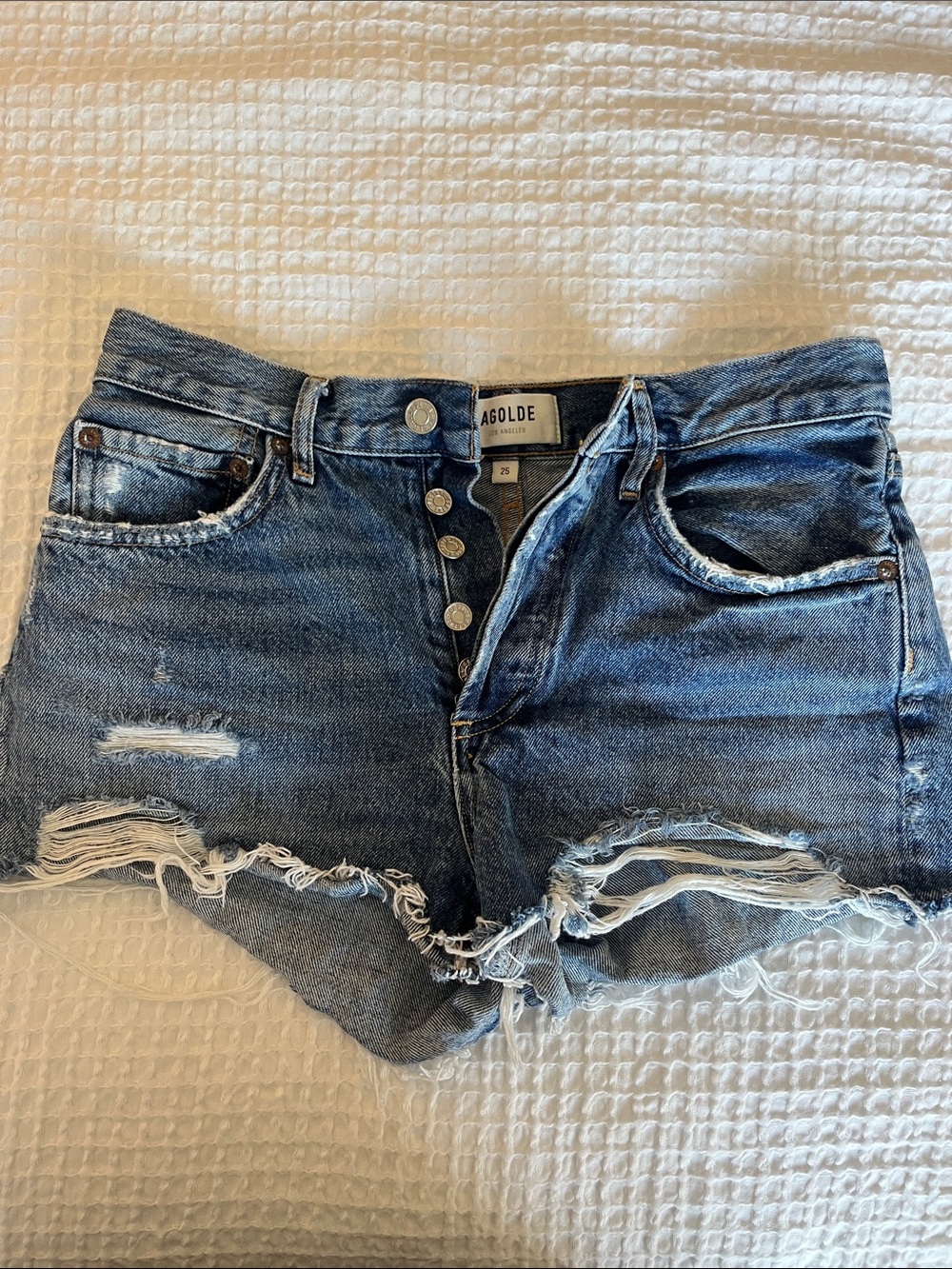 Agolde Raw-Hem Distressed Denim Shorts in Blue